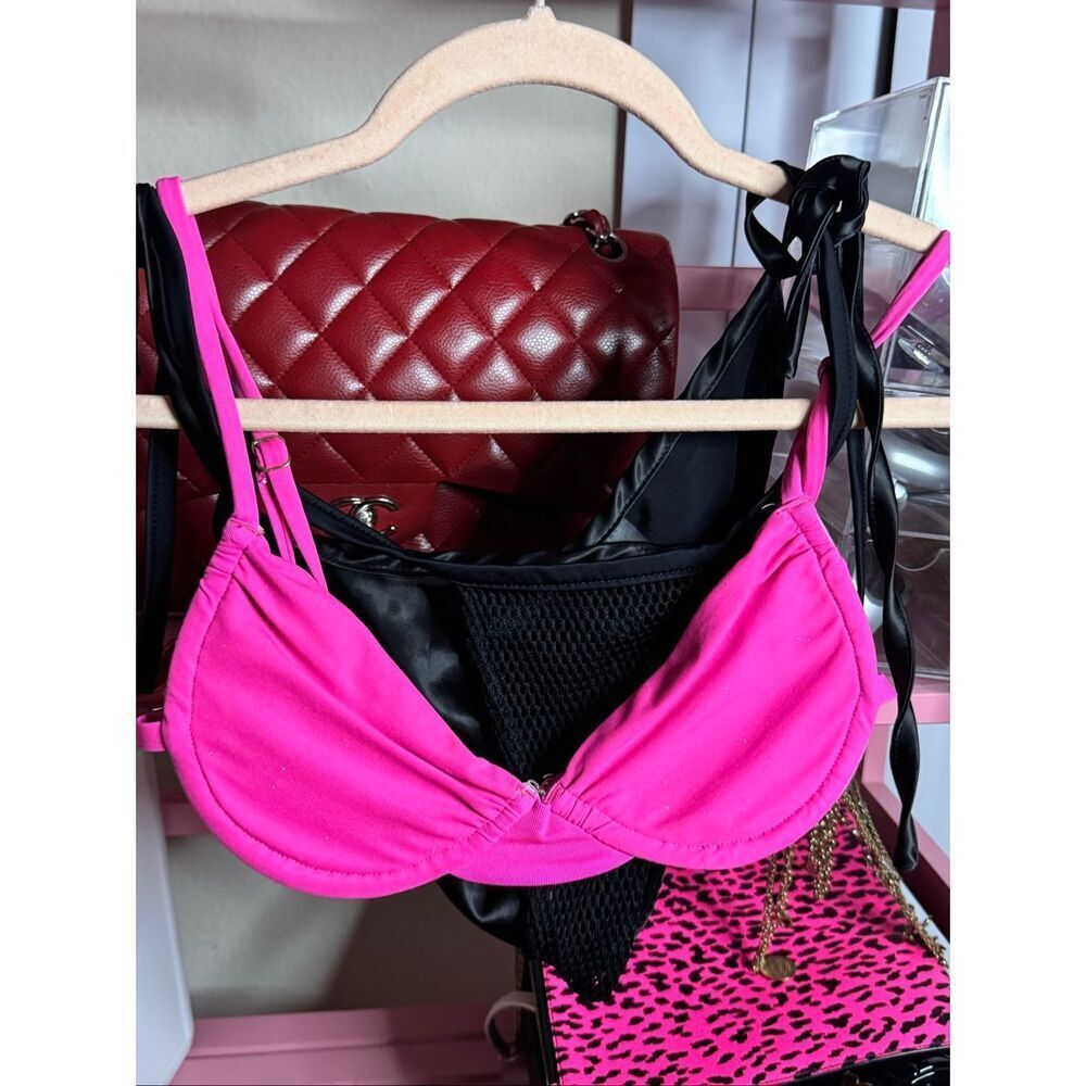 Frankie’s bikinis top